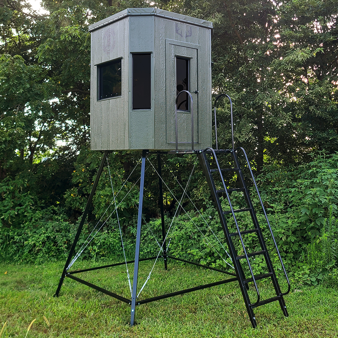 6x6 High Rise Metal Stand Hunting Blind Side View